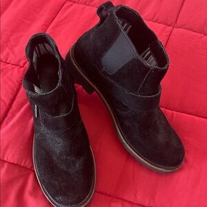 L.L. Bean Suede Booties Black Chelsea Style Size 8.5
